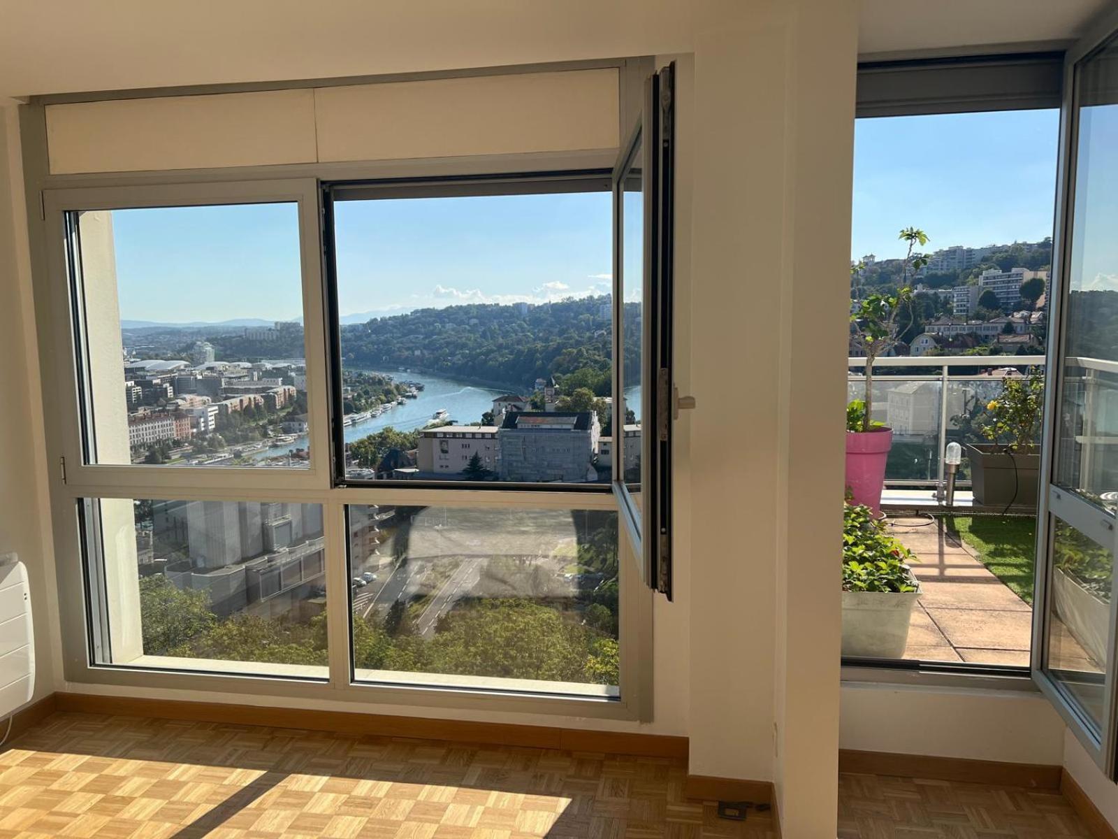 Chambre Dans Les Hauteurs De Lyon Proche Fourviere Chez L Hote Exteriör bild